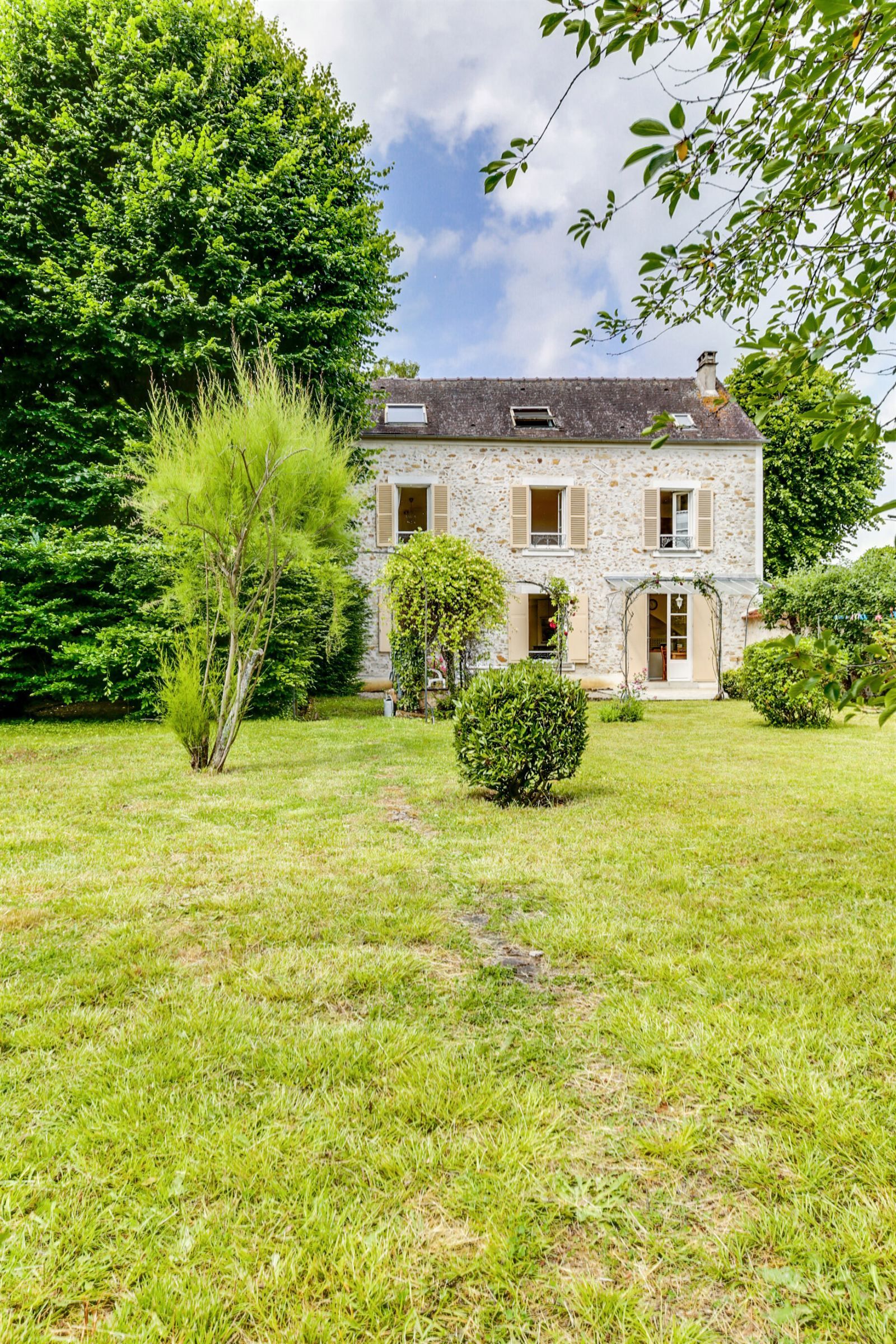 Vente Propriété 8&nbsp;Pièces 181.46&nbsp;m² Vaux-le-Pénil